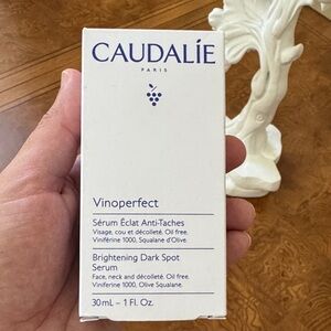 Caudalie Vinoperfect serum